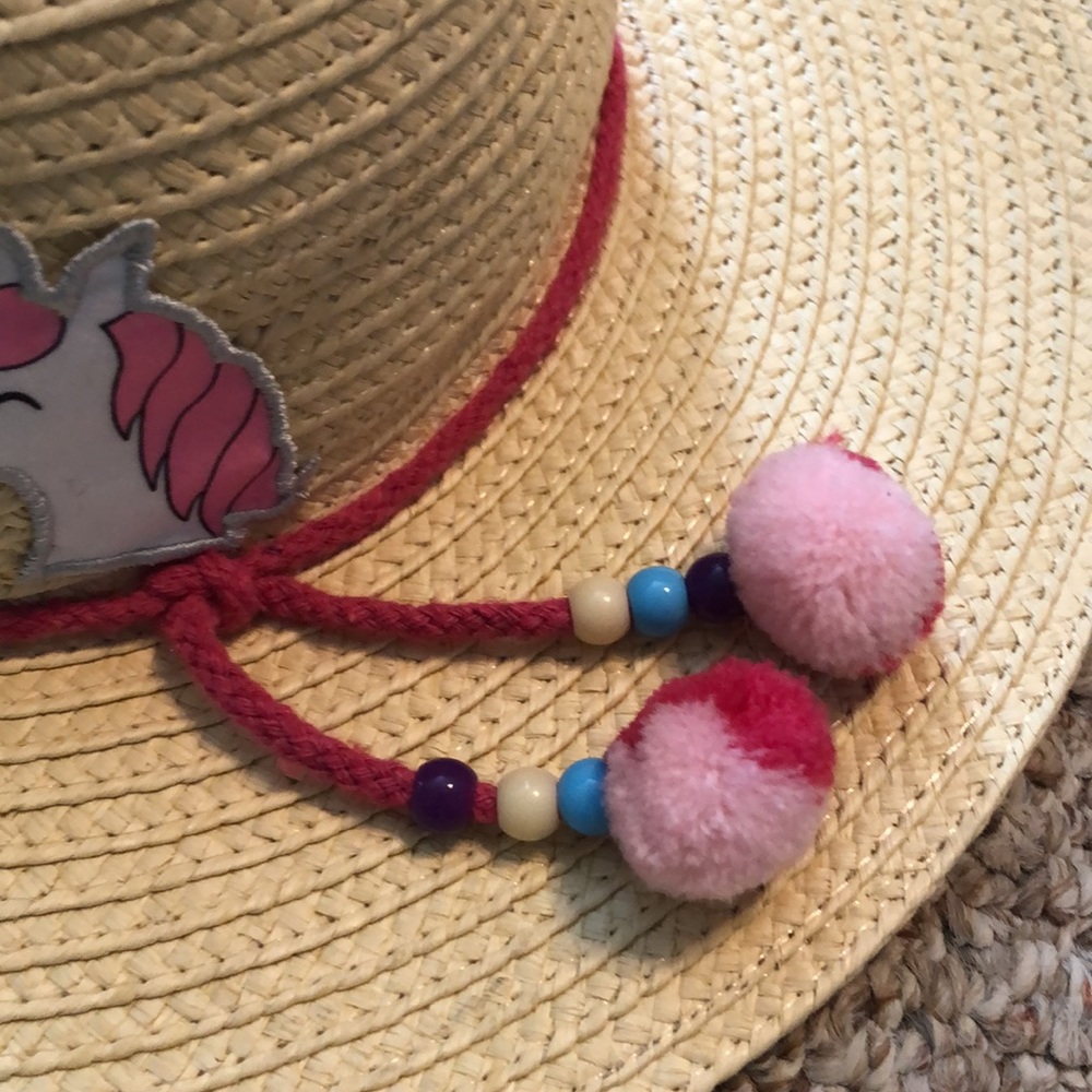 Girls hat - Picture 3 of 6